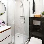 Super Small With Palace View! Apartment