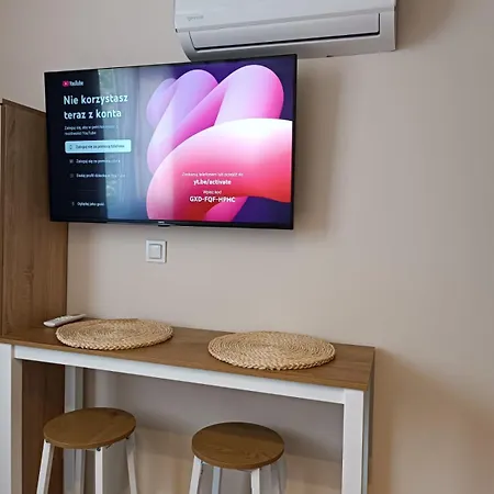 Super Small With Palace View! Lejlighed